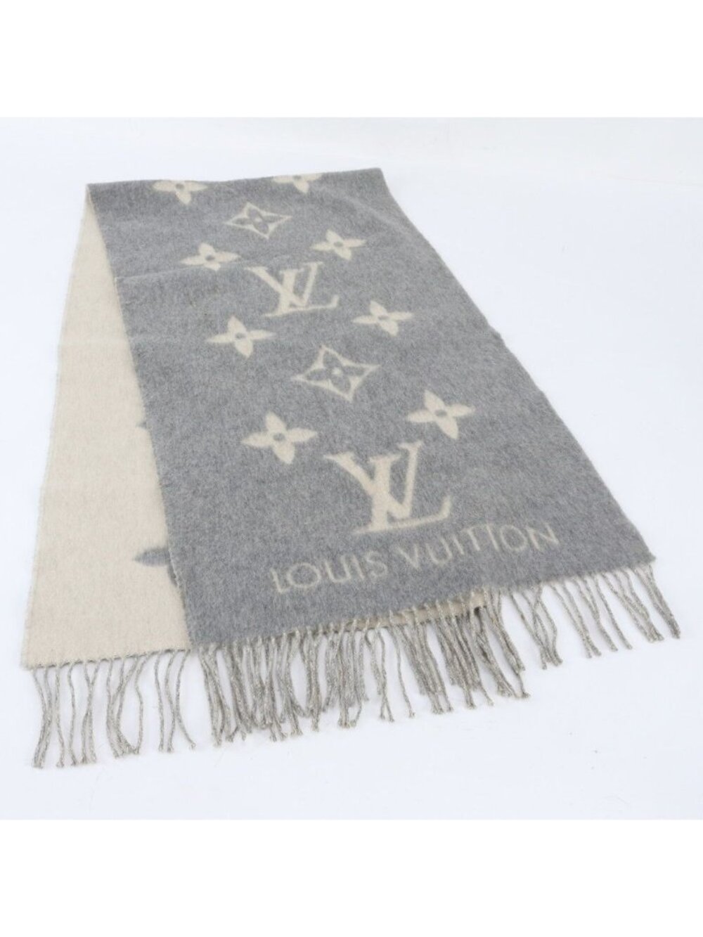 Louis Vuitton Echarpe Reykjavik Cashmere 100% Monogram Fringe Scarf Gray